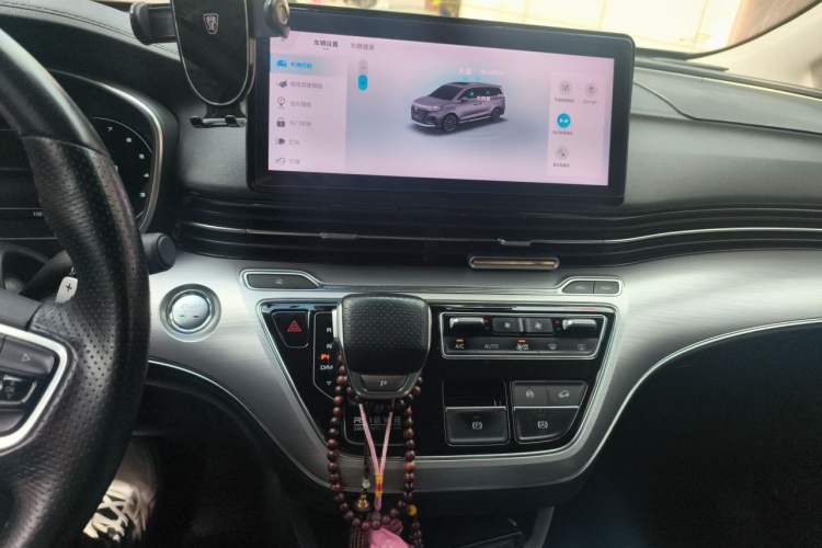 Used Roewe iMAX8 2021 400TGI Supreme Series Prestige Edition Audio And AC Panel