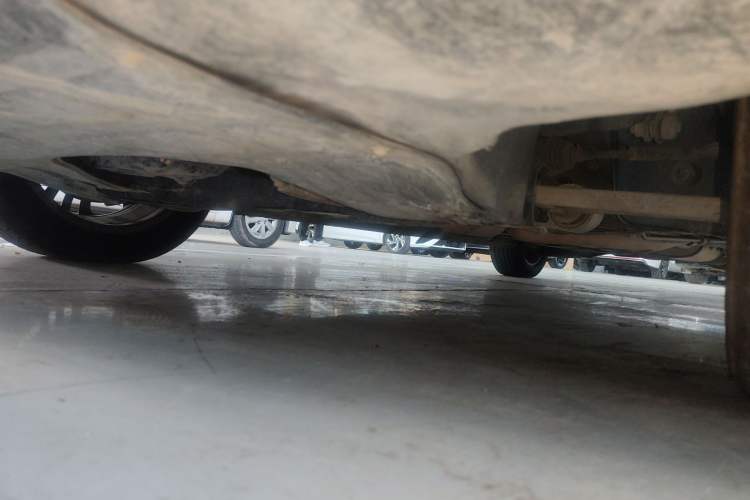 Used Roewe iMAX8 2021 Model 400TGI Exclusive Version for Key Accounts Chassis Front Left