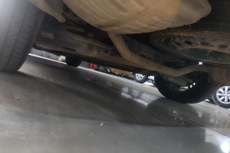 Used Roewe iMAX8 2021 Model 400TGI Exclusive Version for Key Accounts Chassis Rear Left