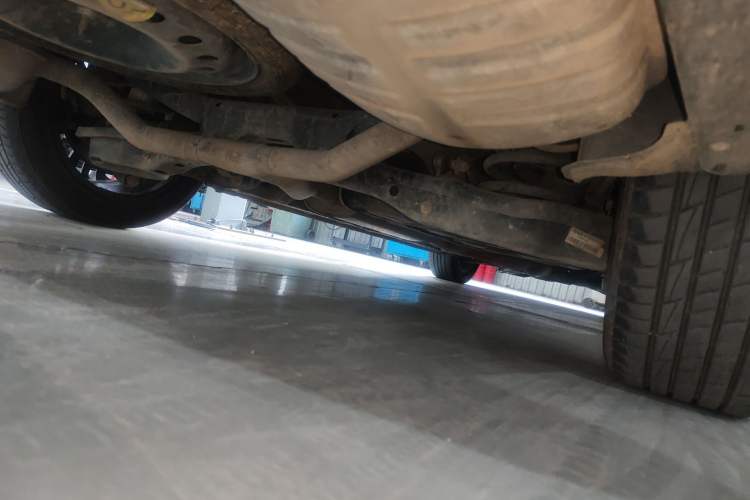 Used Roewe iMAX8 2021 Model 400TGI Exclusive Version for Key Accounts Chassis Rear Right