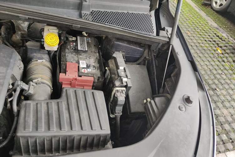 Used Roewe iMAX8 2021 400TGI Supreme Series Ultimate Edition Engine Bay Left