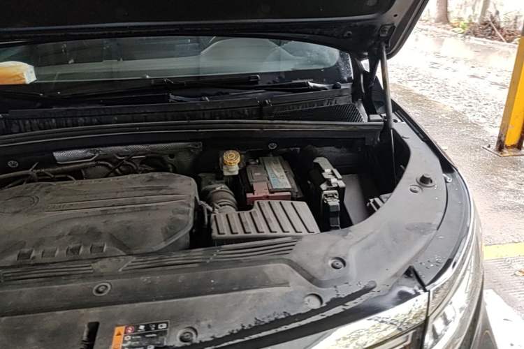 Used Roewe iMAX8 2021 400TGI Supreme Series Lu Zun Edition Engine Bay Left