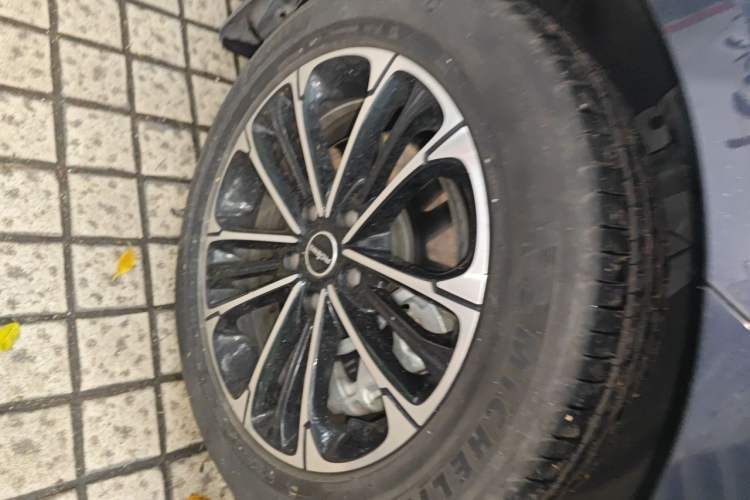 Used Roewe iMAX8 2021 400TGI Supreme Series Prestige Edition Right Front Wheel Hub