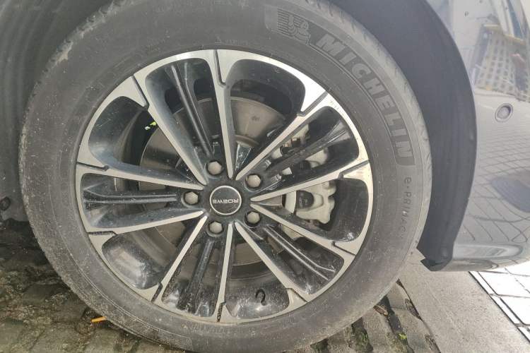 Used Roewe iMAX8 2021 400TGI Supreme Series Ultimate Edition Right Front Wheel Hub