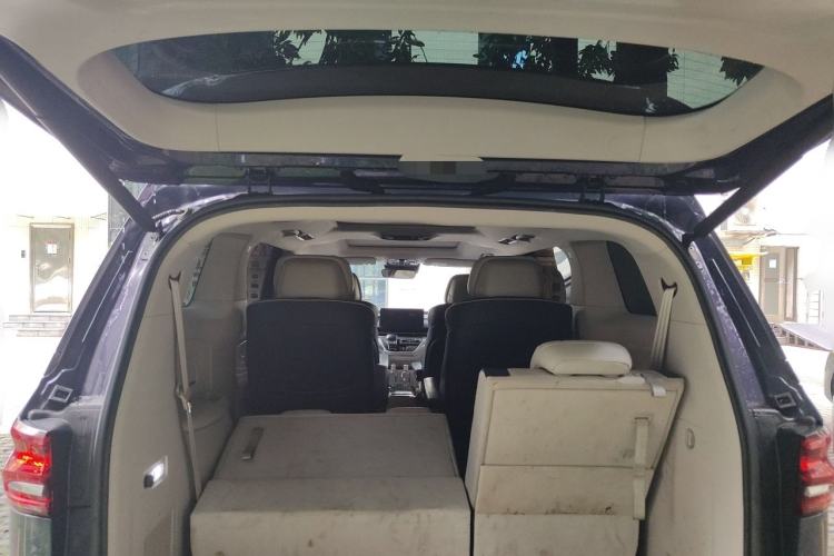 Used Roewe iMAX8 2021 400TGI Supreme Series Ultimate Edition Trunk
