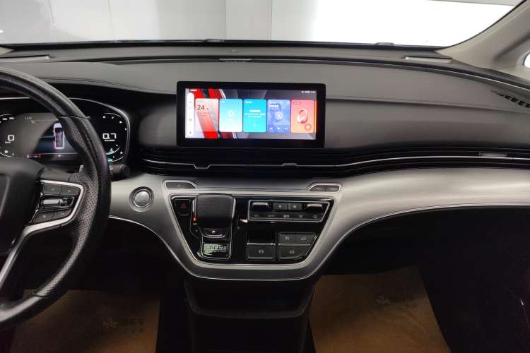 Used Roewe iMAX8 2021 400TGI Flagship Edition Audio And AC Panel