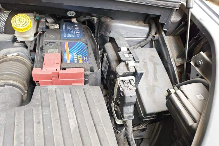 Used Roewe iMAX8 2021 400TGI Flagship Edition Engine Bay Left