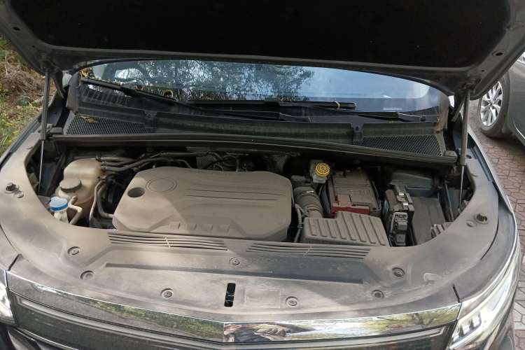 Used Roewe iMAX8 2021 400TGI Supreme Series Ultimate Edition Engine Bay