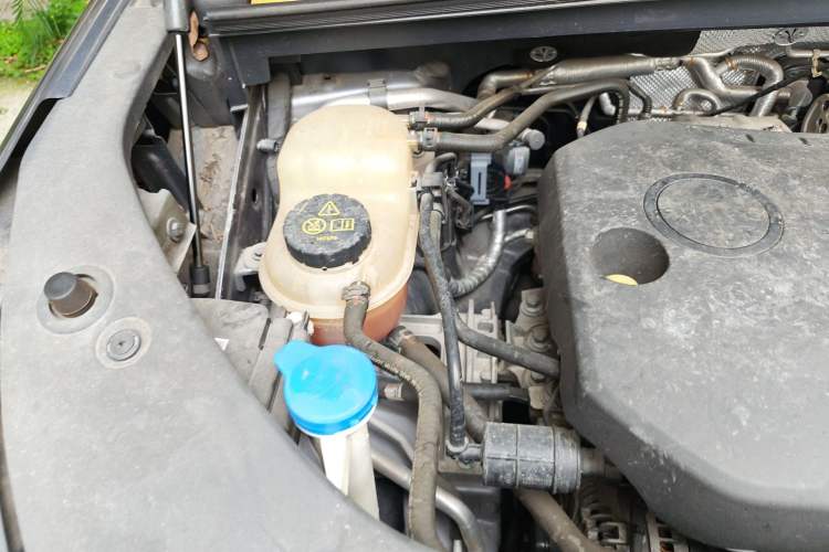 Used Roewe iMAX8 2021 400TGI Flagship Edition Engine Bay Right