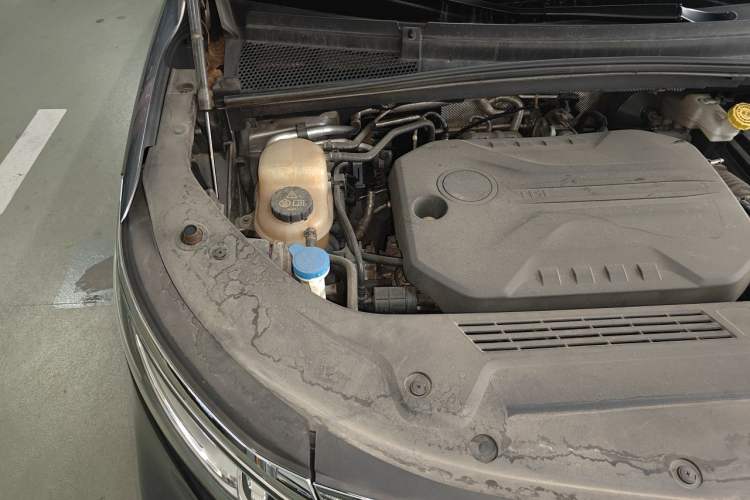 Used Roewe iMAX8 2021 400TGI Supreme Series Prestige Edition Engine Bay Right