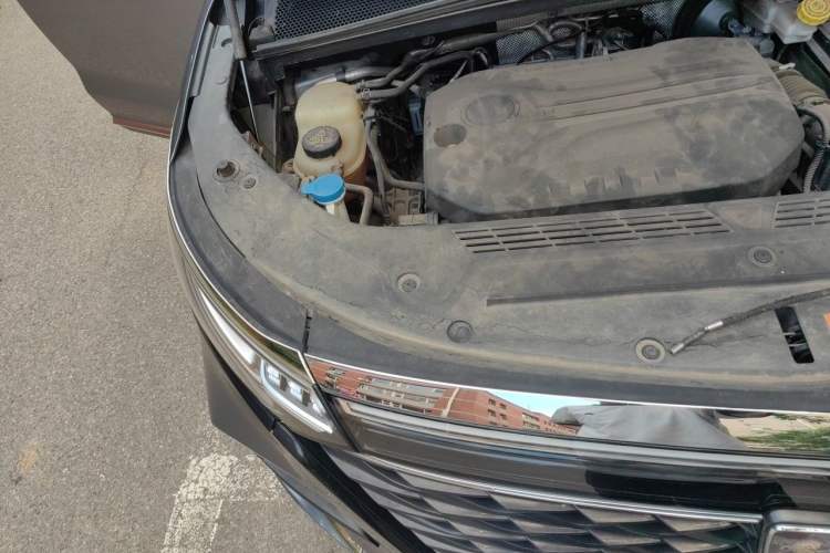 Used Roewe iMAX8 2021 400TGI Supreme Series Prestige Edition Engine Bay Right