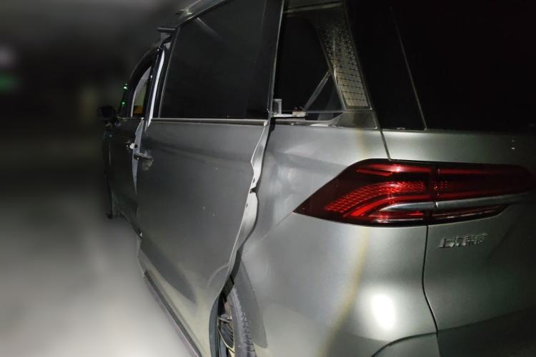 Used Roewe iMAX8 2021 400TGI Supreme Series Prestige Edition Exterior 3