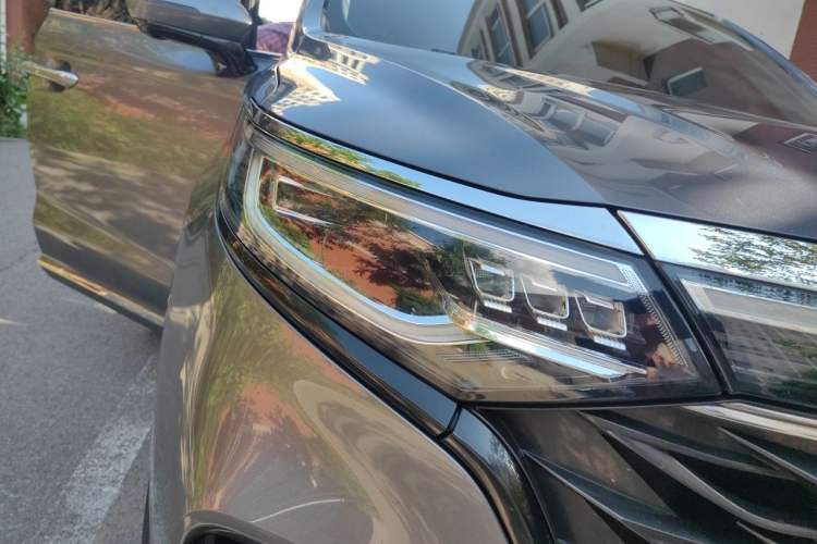 Used Roewe iMAX8 2021 400TGI Supreme Series Prestige Edition Exterior 3