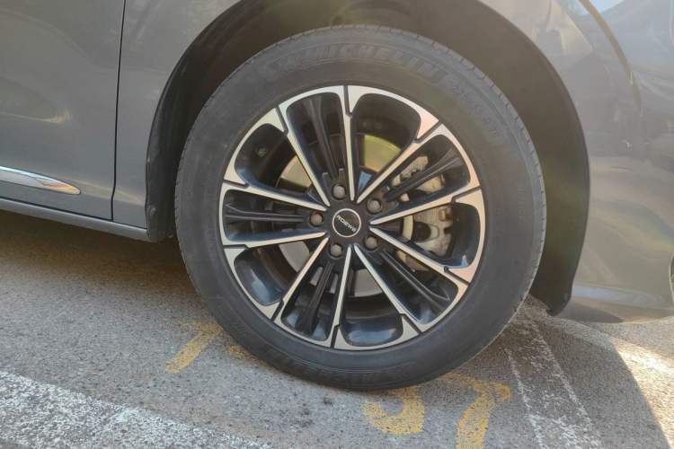 Used Roewe iMAX8 2021 400TGI Supreme Series Prestige Edition Exterior 4