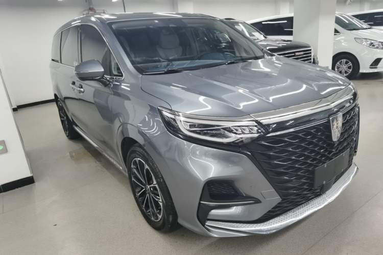 Used Roewe iMAX8 2021 400TGI Supreme Series Prestige Edition Front Right 45 Deg