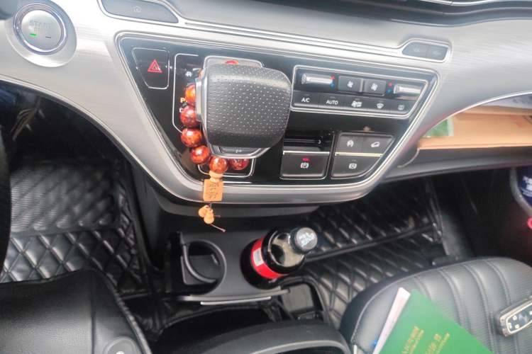 Used Roewe iMAX8 2021 400TGI Supreme Series Lu Zun Edition Gear Lever