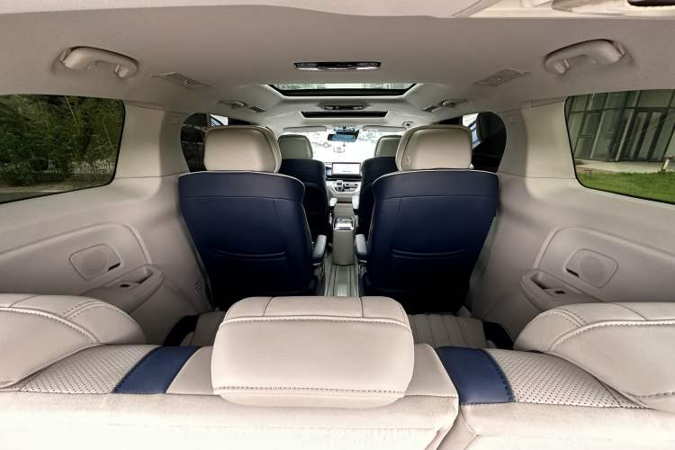 Used Roewe iMAX8 2021 400TGI Supreme Series Prestige Edition Interior 10