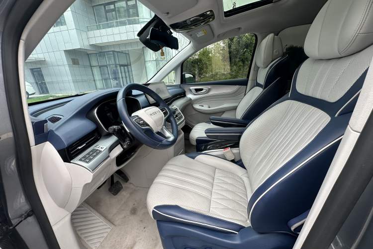 Used Roewe iMAX8 2021 400TGI Supreme Series Prestige Edition Interior 4