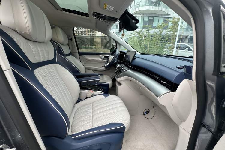 Used Roewe iMAX8 2021 400TGI Supreme Series Prestige Edition Interior 7