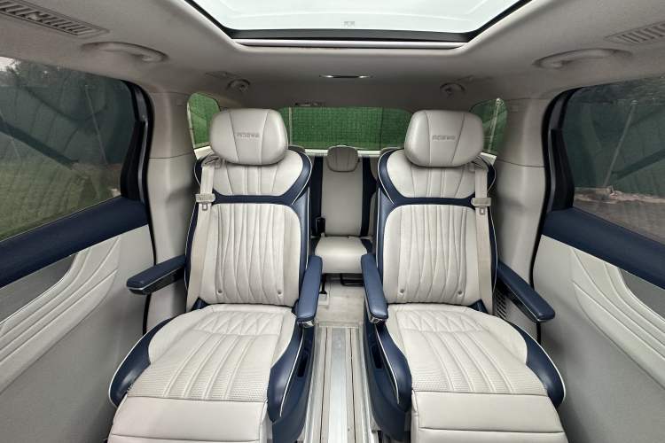 Used Roewe iMAX8 2021 400TGI Supreme Series Prestige Edition Interior 8