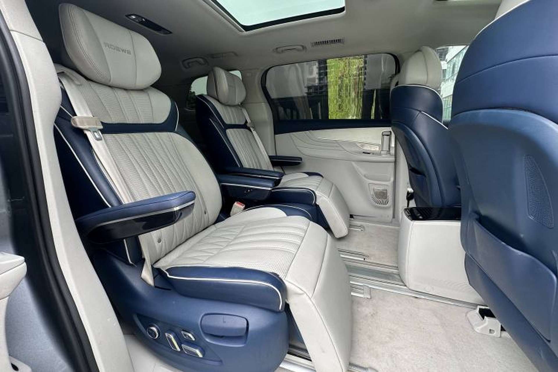 Used Roewe iMAX8 2021 400TGI Supreme Series Prestige Edition Interior 9