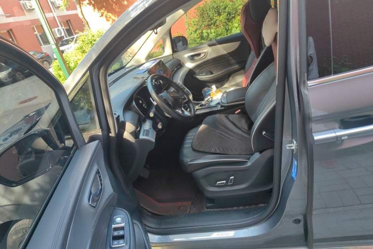 Used Roewe iMAX8 2021 400TGI Supreme Series Prestige Edition Left Front Seat