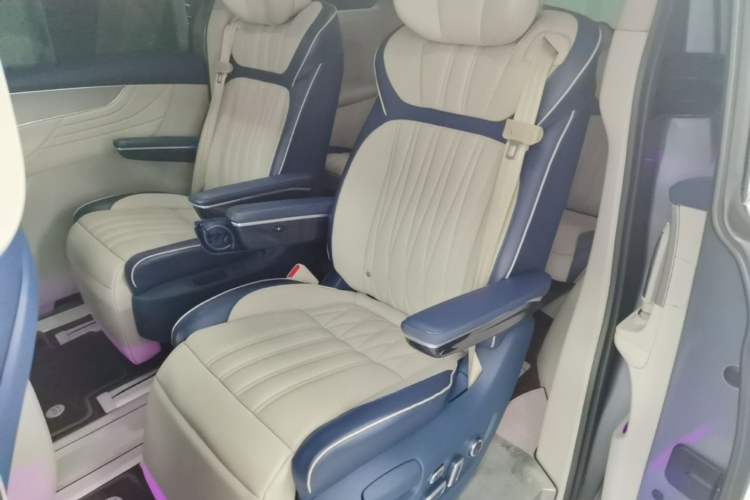 Used Roewe iMAX8 2021 400TGI Supreme Series Prestige Edition Left Rear Seat