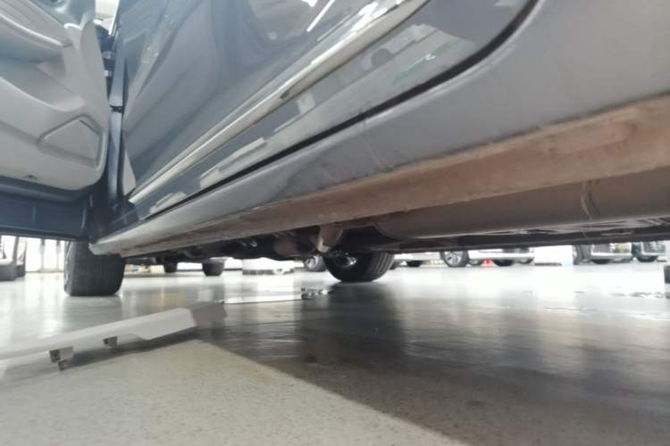 Used Roewe iMAX8 2021 400TGI Supreme Series Prestige Edition Left Side Sill