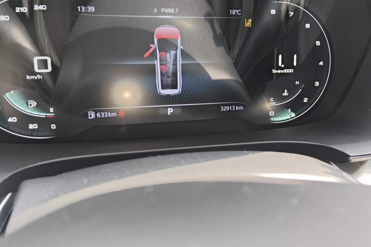 Used Roewe iMAX8 2021 400TGI Supreme Series Ultimate Edition Odometer Close Up