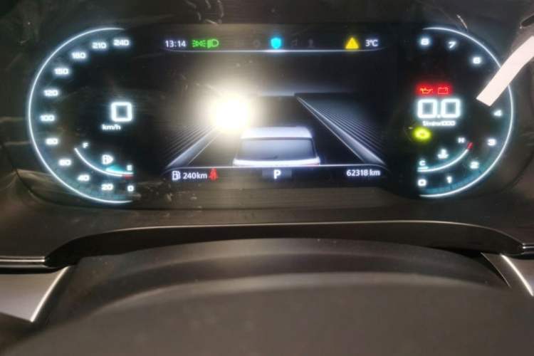 Used Roewe iMAX8 2021 400TGI Supreme Series Lu Zun Edition Odometer Close Up