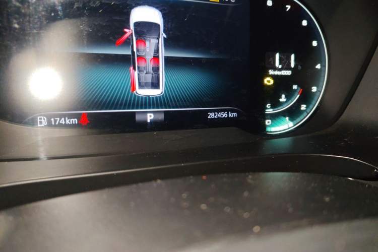 Used Roewe iMAX8 2021 400TGI Supreme Series Lu Zun Edition Odometer Close Up
