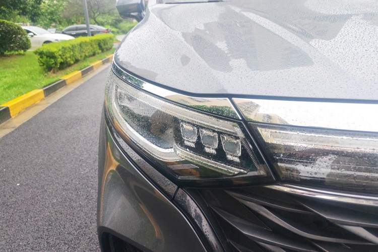 Used Roewe iMAX8 2021 400TGI Supreme Series Lu Zun Edition Right Front Headlight
