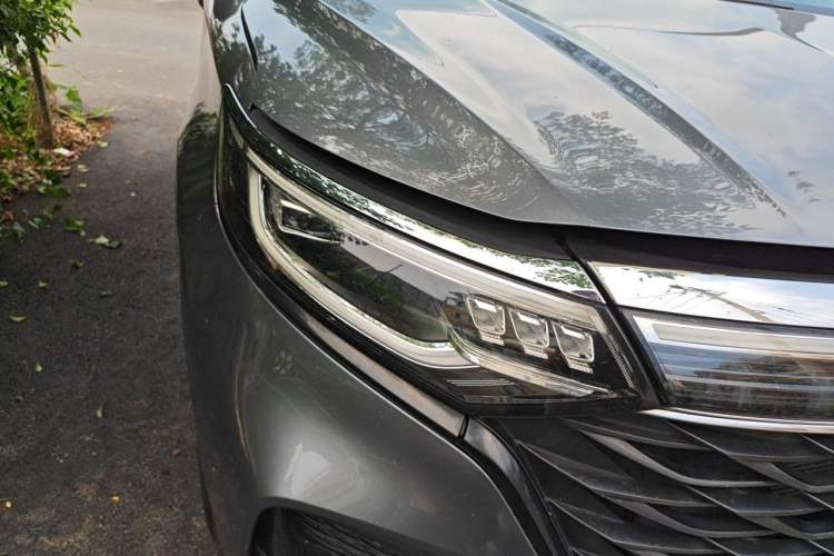 Used Roewe iMAX8 2021 400TGI Supreme Series Prestige Edition Right Front Headlight