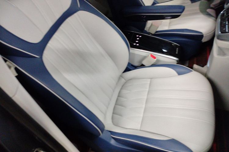 Used Roewe iMAX8 2021 400TGI Supreme Series Ultimate Edition Right Front Seat