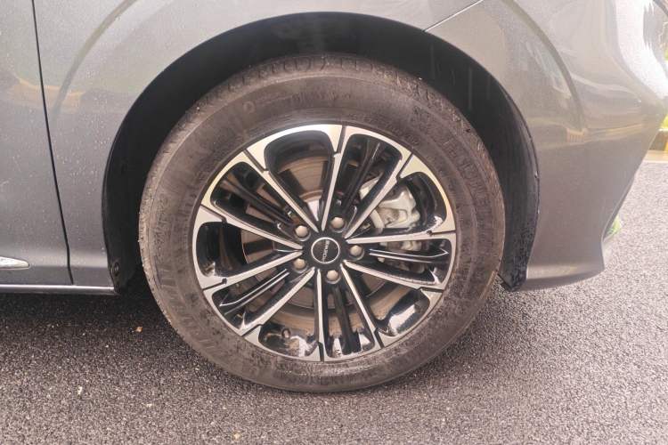 Used Roewe iMAX8 2021 400TGI Supreme Series Lu Zun Edition Right Front Wheel Hub