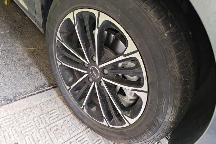 Used Roewe iMAX8 2021 400TGI Flagship Edition Right Front Wheel Hub