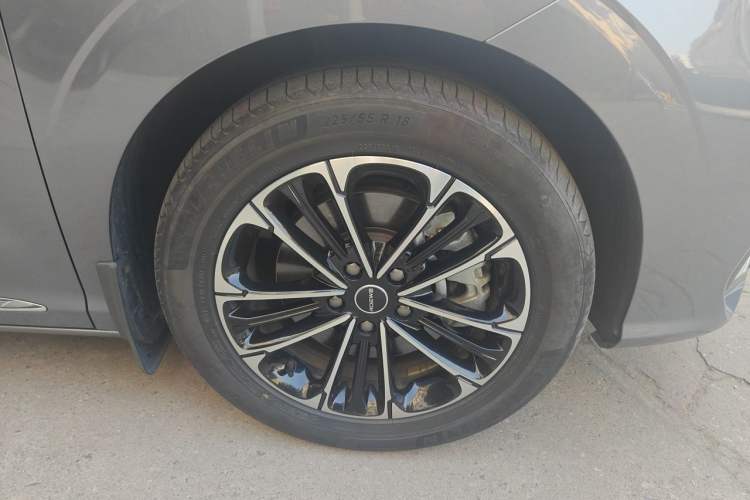 Used Roewe iMAX8 2021 400TGI Supreme Series Lu Zun Edition Right Front Wheel Hub