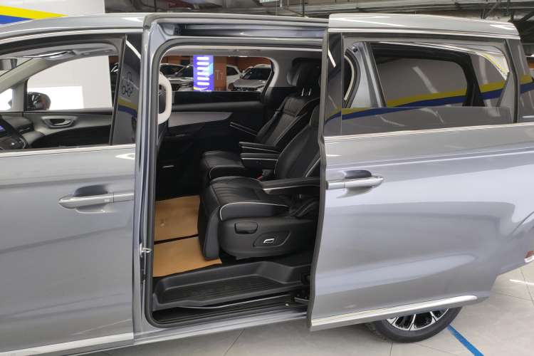 Used Roewe iMAX8 2021 400TGI Flagship Edition Right Rear Seat