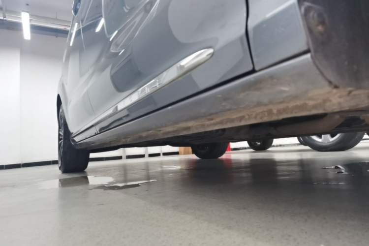 Used Roewe iMAX8 2021 400TGI Supreme Series Prestige Edition Right Side Sill