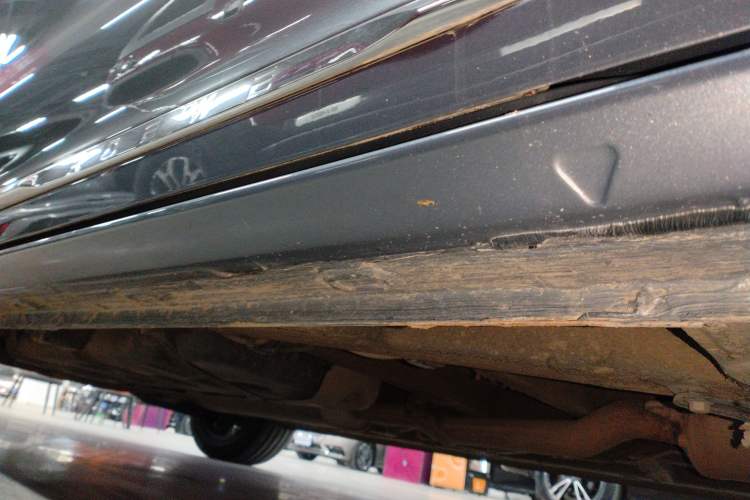 Used Roewe iMAX8 2021 400TGI Supreme Series Ultimate Edition Right Side Sill