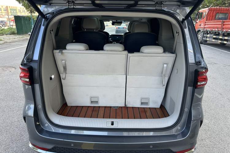 Used Roewe iMAX8 2021 400TGI Supreme Series Ultimate Edition Trunk