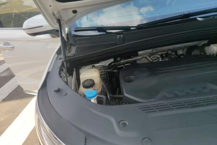 Used Roewe iMAX8 2021 400TGI Supreme Series Prestige Edition Engine Bay Right