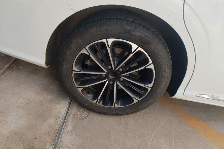 Used Roewe iMAX8 2021 400TGI Supreme Series Lu Zun Edition Exterior 2