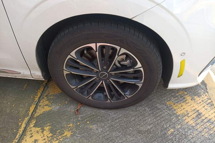 Used Roewe iMAX8 2021 400TGI Supreme Series Ultimate Edition Exterior 2