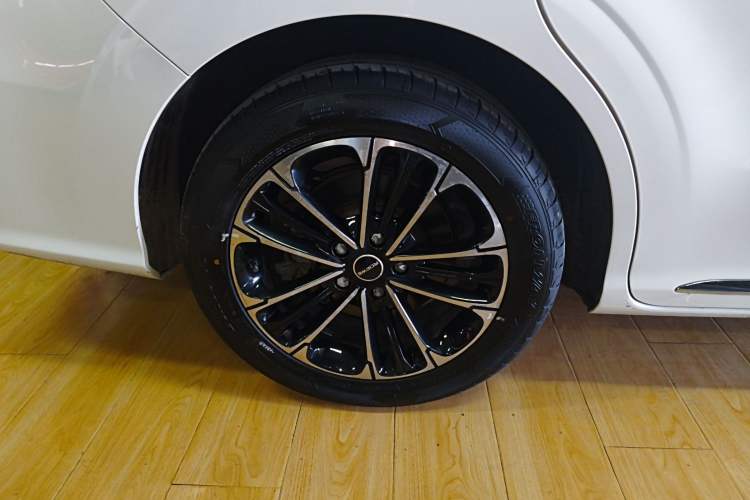 Used Roewe iMAX8 2021 400TGI Supreme Series Lu Zun Edition Exterior 5