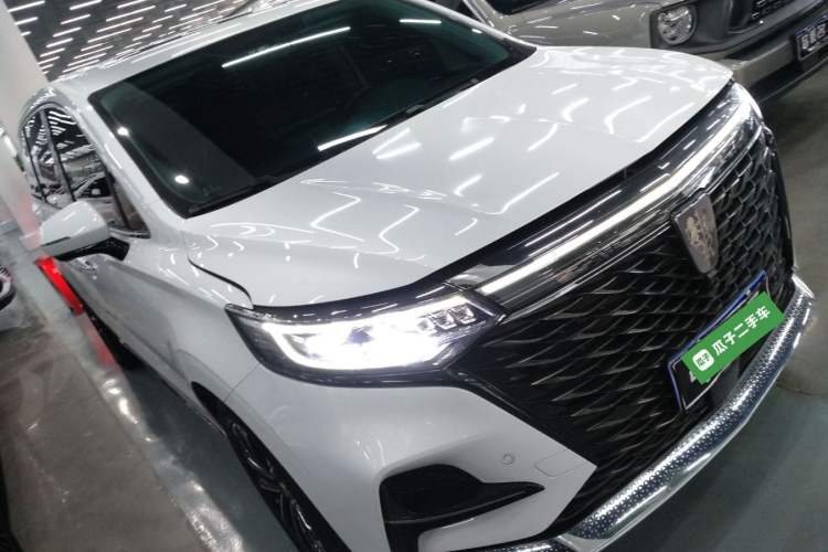 Used Roewe iMAX8 2021 400TGI Supreme Series Lu Zun Edition Front Right 45 Deg