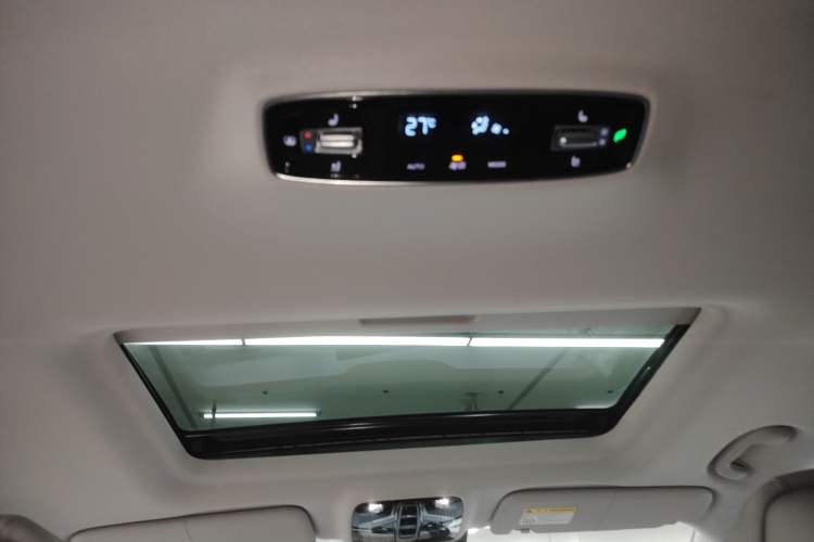 Used Roewe iMAX8 2021 400TGI Supreme Series Ultimate Edition Headliner