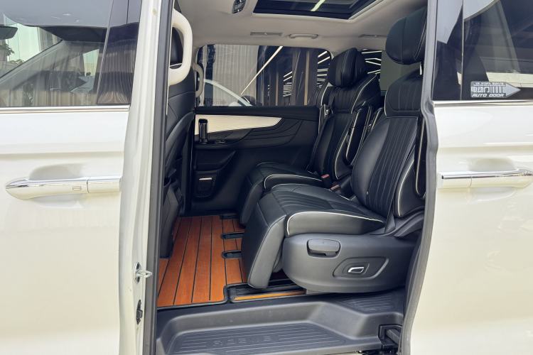 Used Roewe iMAX8 2021 400TGI Flagship Edition Interior 2