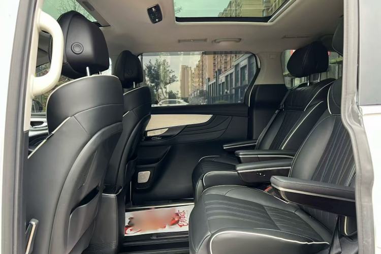 Used Roewe iMAX8 2021 400TGI Supreme Series Lu Zun Edition Interior 3
