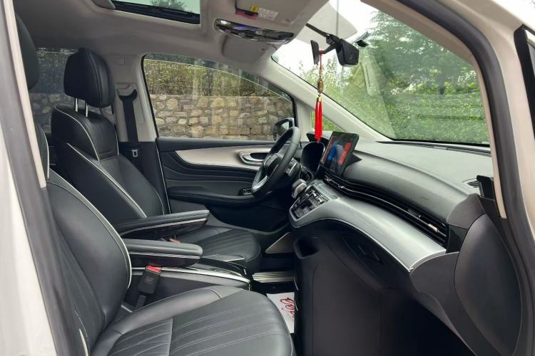 Used Roewe iMAX8 2021 400TGI Supreme Series Lu Zun Edition Interior 4
